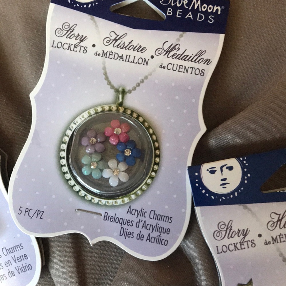 Story locket bundle - Picture 2 of 7